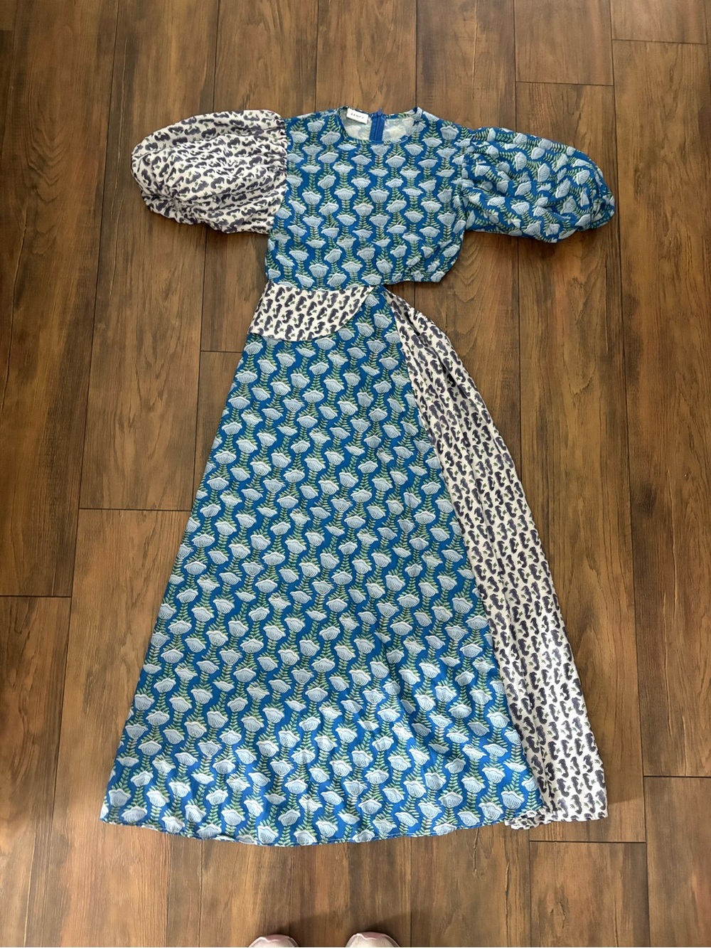 Women’s seahorse and shell Blue Print Puff-Sleeve Maxi Dress by FANCY